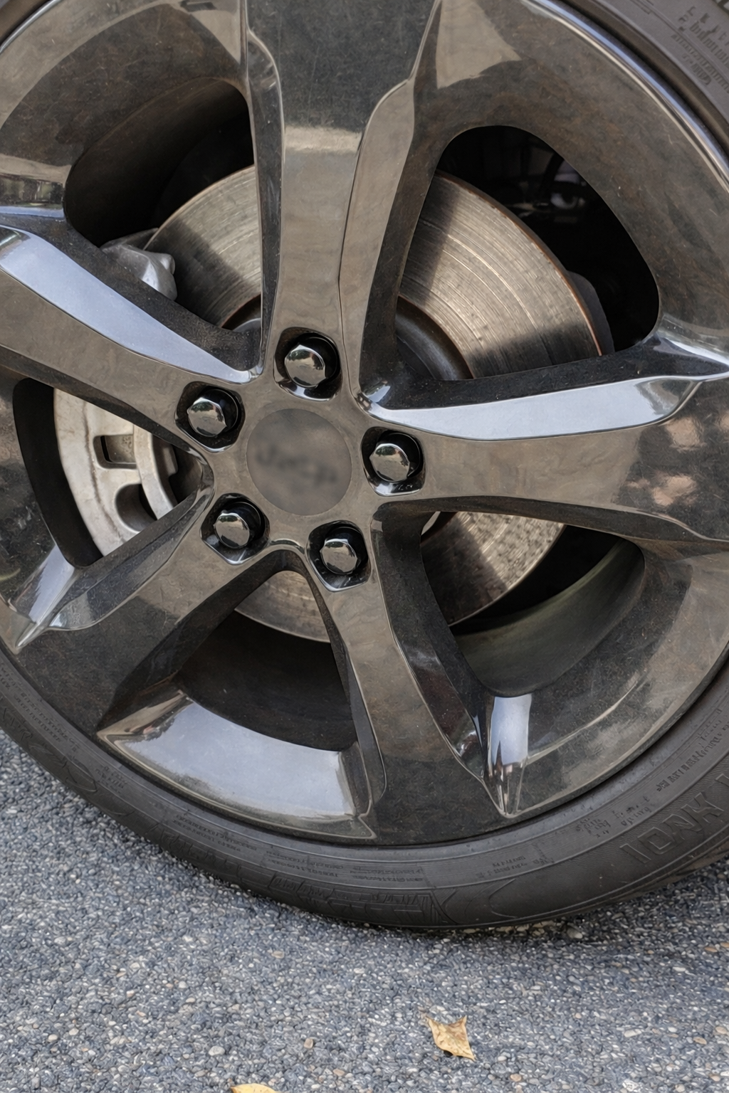 Lug Nut Covers for Jeep Grand Cherokee and Grand Cherokee L - 20 Glossy Black Wheel Nut Caps